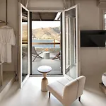 Hotel Yfes *