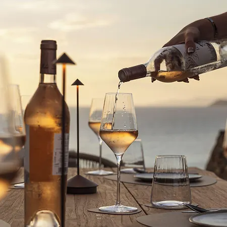 Yfes فندق كيثنوس